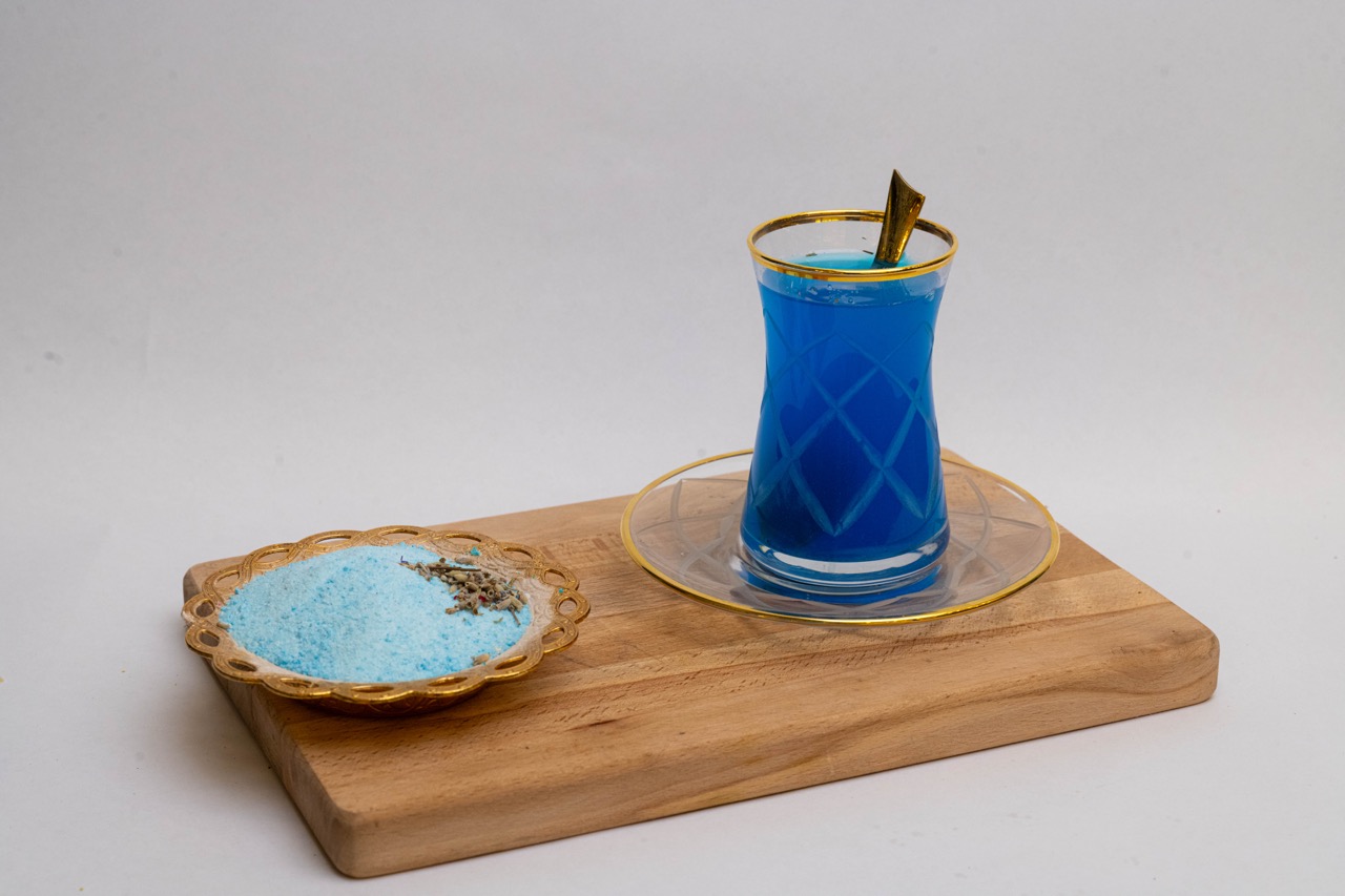 Lavender Tea Powder with Dried Lavender Pieces